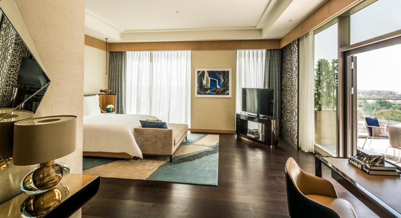 Four Seasons Hotel Dubai International Financial Centre Bagian luar foto